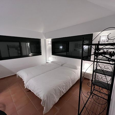 Biznaga Hols (Adults Only) Apartment เบนัลมาเดนา ภายนอก รูปภาพ